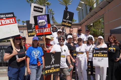 إضراب ممثلي هوليوود يؤجل حفل توزيع جوائز الـEmmy